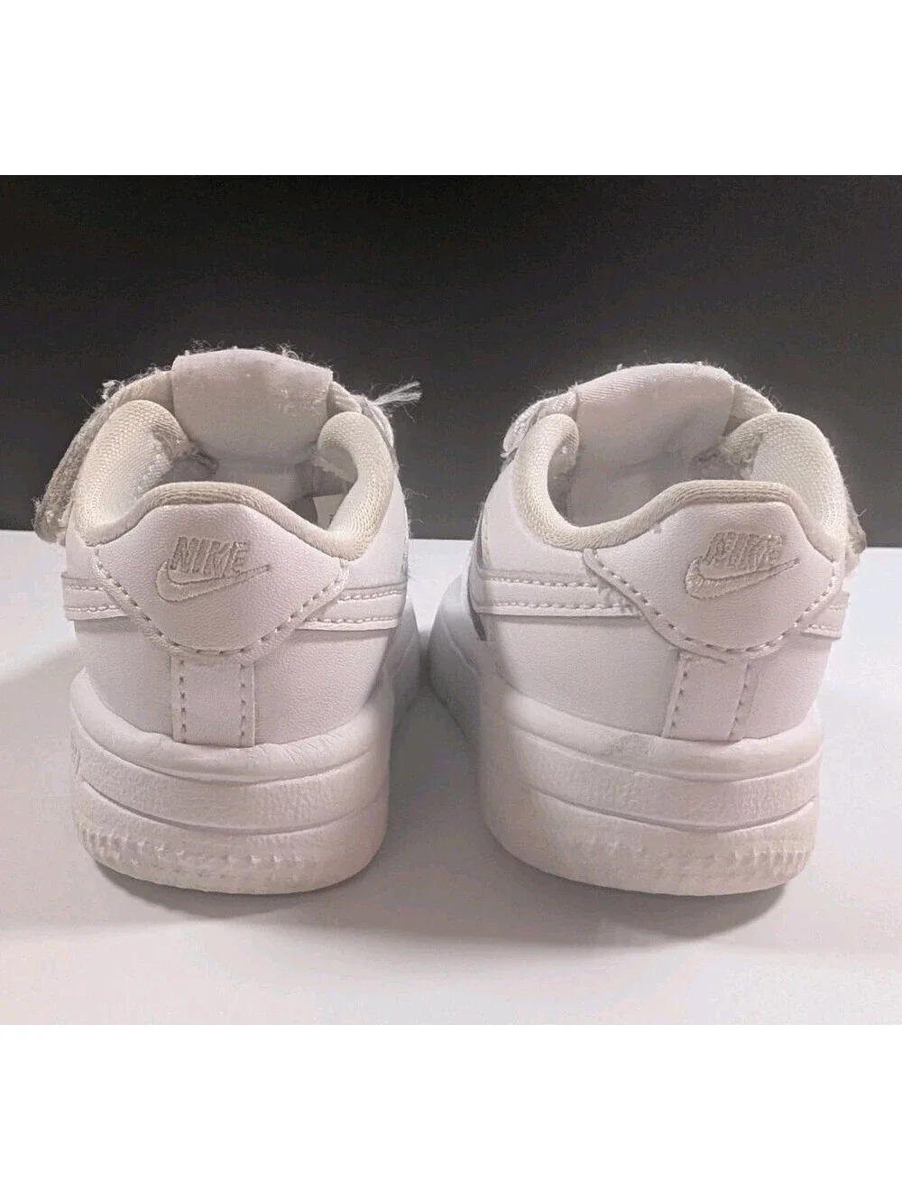 Nike Unisex Toddler 4C White Force 1 Low EasyOn Sneakers Air Force Classic Shoes